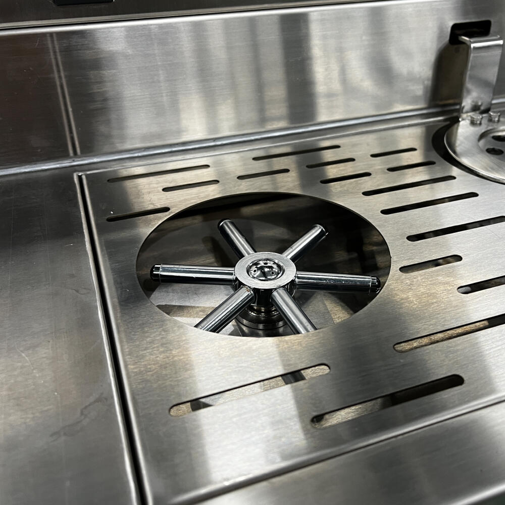 Press-type shaker cup cleaning device